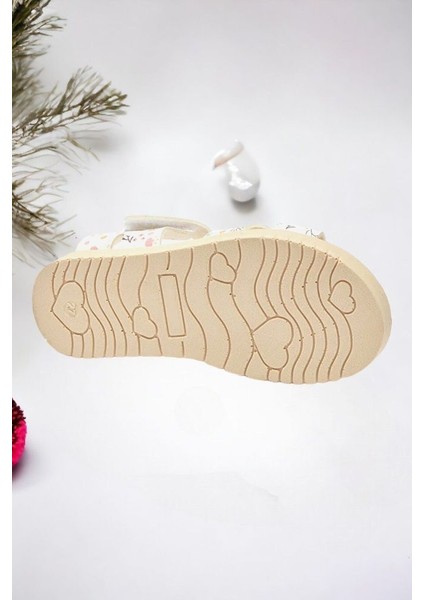 Cırt Cırtlı Ekru Baskılı Kız Çocuk Sandalet fırsatları