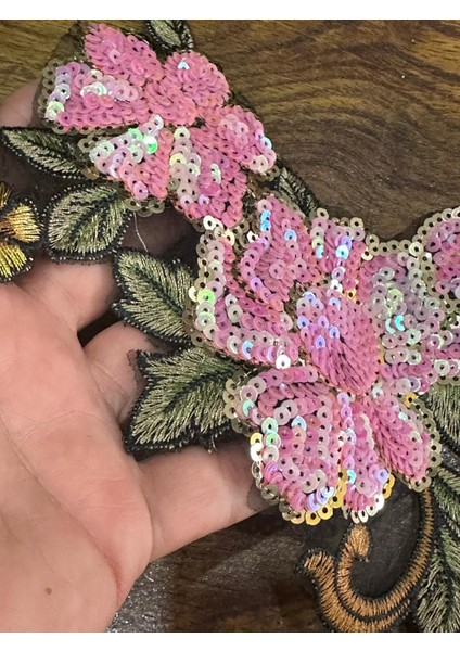 21X10 cm Nakış ve Payet Işleme Pembe Çiçekli Arma Dikiş Aplike