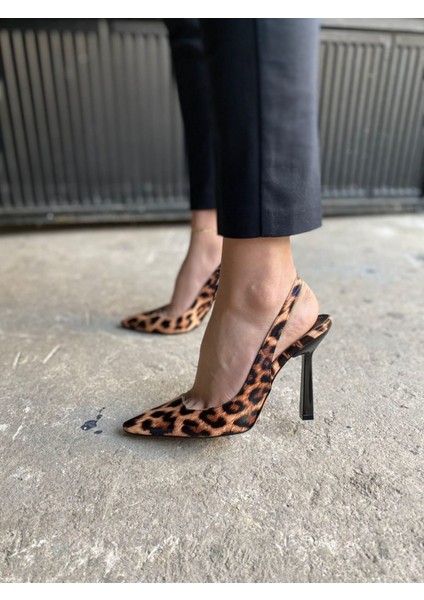 Kadın Topuklu Arkası Açık Leopar Desenli Topuklu Ayakkabı modelleri