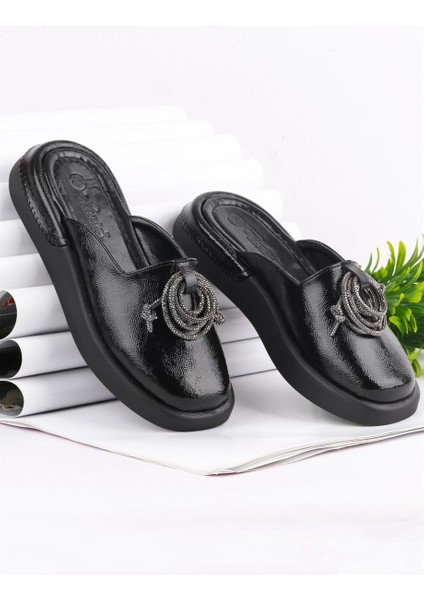 Paris Siyah Kırışık Rugan Taş Detaylı Terlik