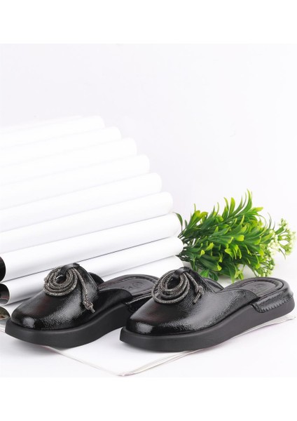 Paris Siyah Kırışık Rugan Taş Detaylı Terlik fiyatları