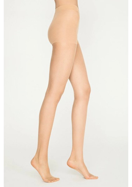 Parlak . Açık Ten. Ince. 15 Den. Burnu ve Külodu Dayanıklı, Külotlu Çorap. Renk No:51