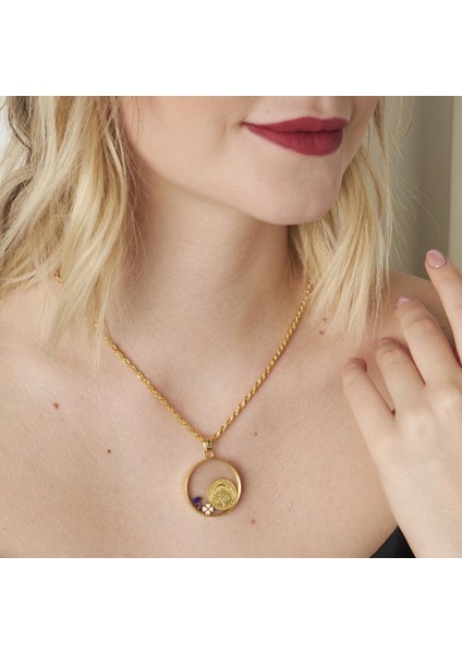 Monogramlı Camdan Yapılmış Şanslı Kolye