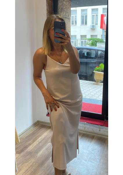 Modal Kumaş Askılı Yan Yırtmaçlı Midi Elbise