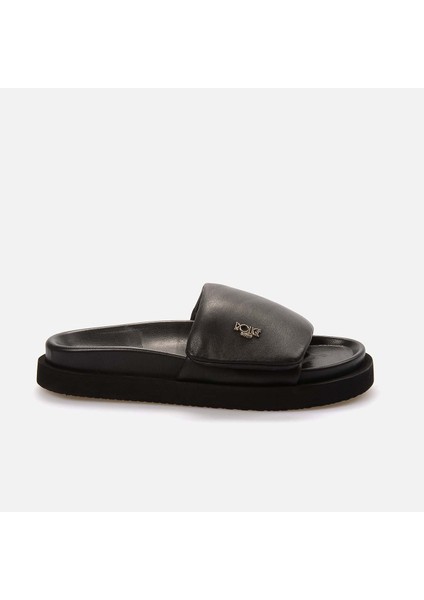 Kadın Terlik 2455811