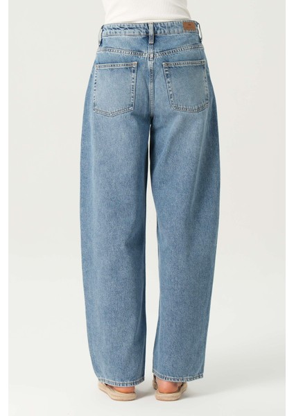 Orta Mavi Yüksek Bel Patı Fermuarlı Loose Jean Pantolon C 4934-017 fırsatları