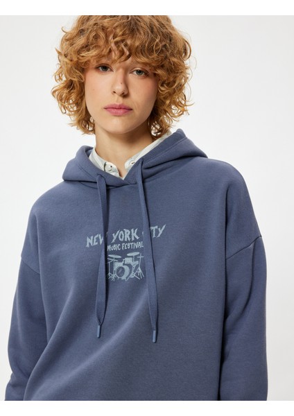 Arkası Baskılı Sweatshirt Kapüşonlu Oversize Kolej Temalı Uzun Kollu fiyatları
