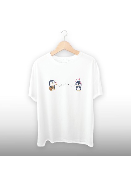 Penguen Kalp Kombin 1 Detaylı Unisex Tişört