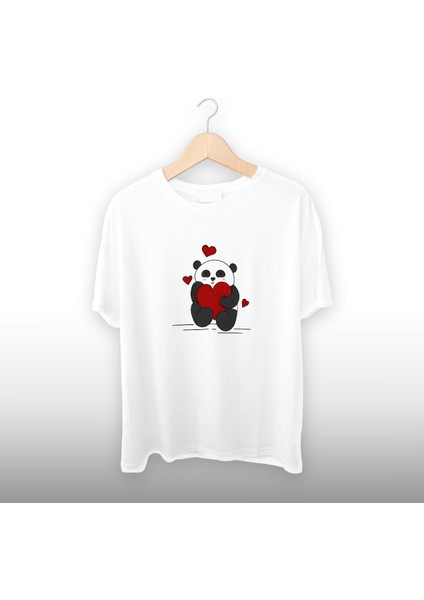Kırmızı Kalbe Sarılmış Panda Detaylı Unisex Tişört