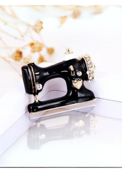 Gold Detaylı Dikiş Makinesi Broş