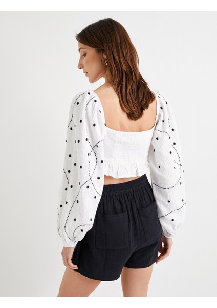Crop Bluz Balon Kollu Kare Yaka Işlemeli Fırfırlı Gipeli fırsatları