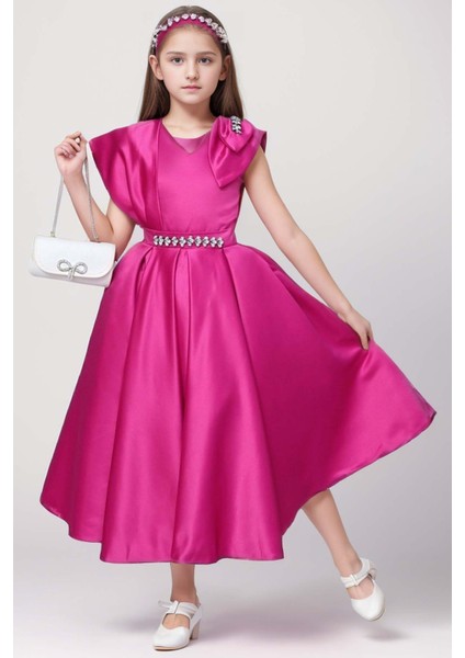 Kız Çocuk Omuzu Fiyonk Broş Detaylı Beli Taş Yonca Işlemeli Fuşya Elbise