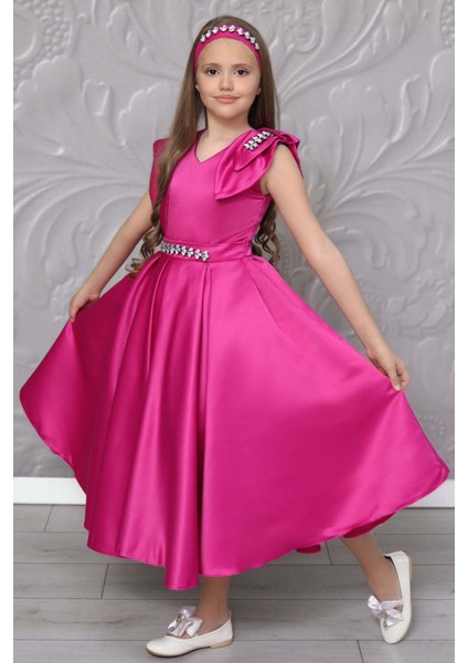 Kız Çocuk Omuzu Fiyonk Broş Detaylı Beli Taş Yonca Işlemeli Fuşya Elbise modelleri