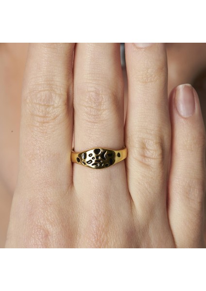 Siyah Desenli Şık Yüzük modelleri