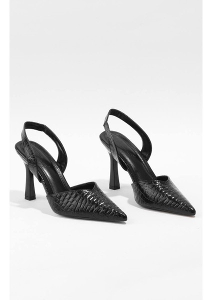 Kadın Siyah Sade Ve Göz Alıcı Tasarımlı Topuklu Ayakkabı fırsatları