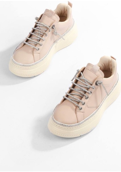 Kadın Bej Taşlı ve Şık Tasarım Günlük Sneaker