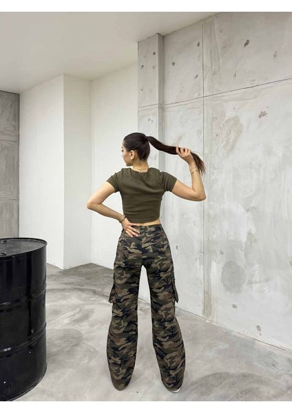 Kamuflaj Desen Yüksek Bel Çok Cepli Straight Fit Kargo Pantolon fırsatları