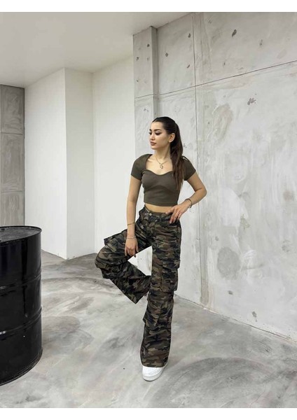 Kamuflaj Desen Yüksek Bel Çok Cepli Straight Fit Kargo Pantolon indirimleri