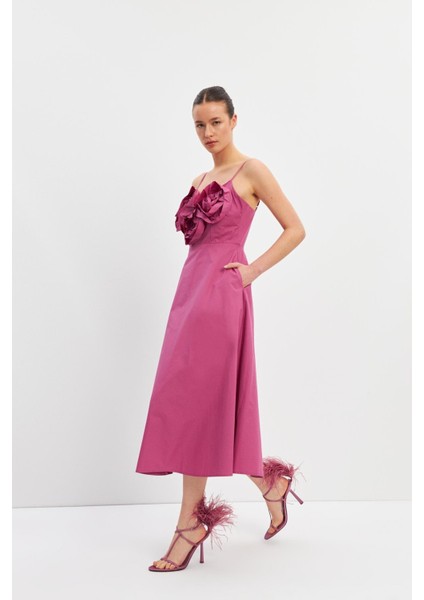 Gül Kurusu Yakası Gül Detaylı Ince Askılı Midi Boy Elbise indirimleri