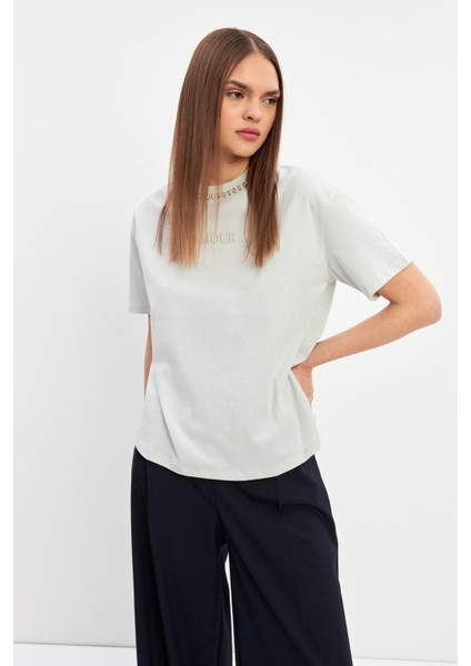 Taş Bisiklet Yaka Taş Detayllı Mini Baskılı T-Shirt