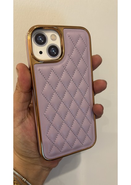 Iphone 14/13 Uyumlu Baklava Desenli Ultra Lüx Gold Çerçeve Içi Kadife Deri Kılıf