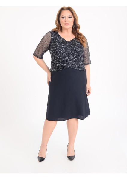 Büyük Beden Lacivert Renkli V Yaka Kısa Abiye Elbise
