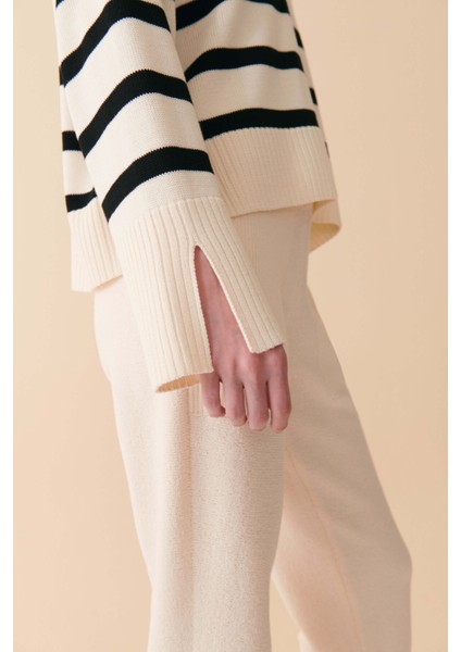 Kemik Rengi Çizgili Kadın Kazak fırsatları