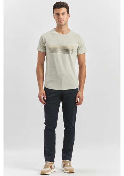 Taş Rengi Baskılı Bez Ayağı Bisiklet Yaka Cepli %100 Pamuk Slim Fit Dar Kesim Tişört 1011240182