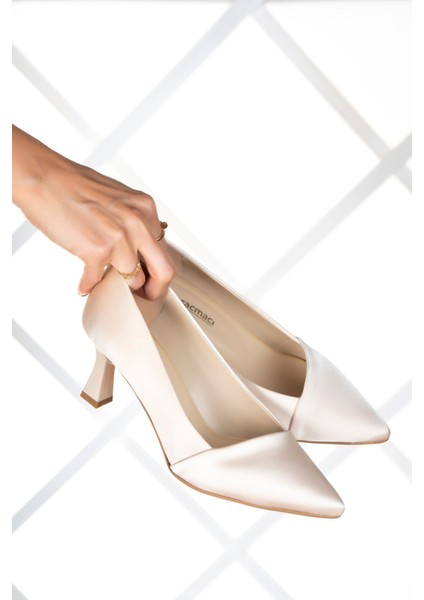 Laura Plus Ten Saten Abiye Ayakkabı fırsatları