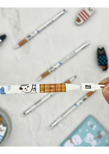 Kawaii Beyaz Desenli Kalemtraşlı Kalın Uçlu Kurşun Kalem fırsatları