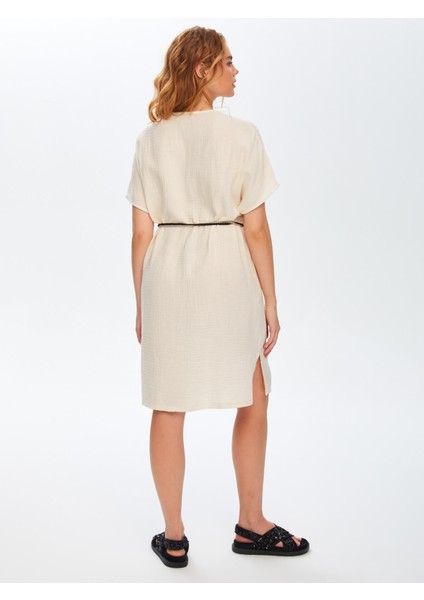 Resort Kontrast Yakalı Önü Nakış Işli Müslin Elbise 68791 modelleri