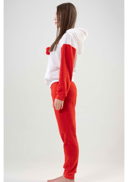 Kadın Polar Kırmızı Beyaz Kapüşonlu Ponponlu Desenli Manşetli Uzun Kollu Pijama Takımı