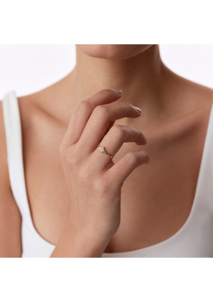 14 Ayar Altın Taşlı Yıldız Kadın Yüzük modelleri