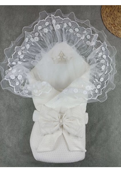 Yenidoğan Kumru Soft Cotton Taç Nakışlı Trilüks Kundak Bebek Battaniyesi Ekru