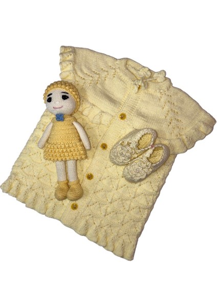 Bekay Kadın Kooperatif Bekay Kadın Kooperatifi Sarı 4'lü Yelek,patik,banyo Lifi ve Amigurumi Bebek Seti modelleri