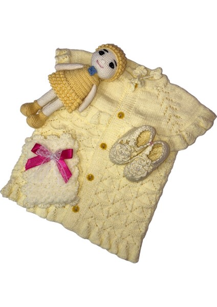 Bekay Kadın Kooperatif Bekay Kadın Kooperatifi Sarı 4'lü Yelek,patik,banyo Lifi ve Amigurumi Bebek Seti fırsatları