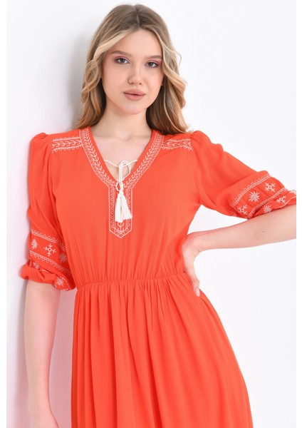 V Yaka Nakış Detaylı Volanlı Elbise indirimleri