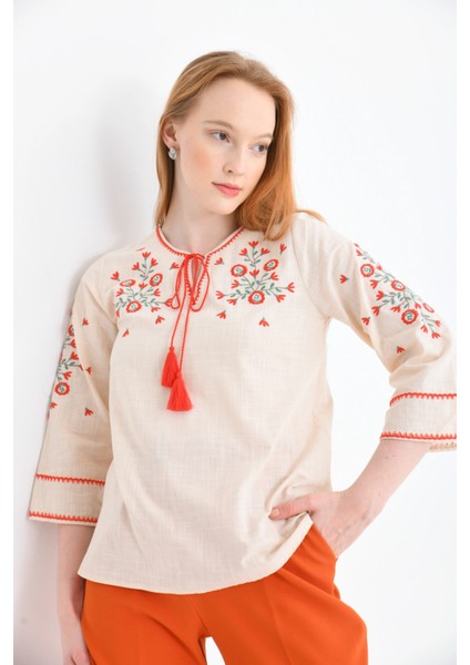 Kadın Bisiklet Yaka Bağlama Detay Etnik Nakışlı Bluz