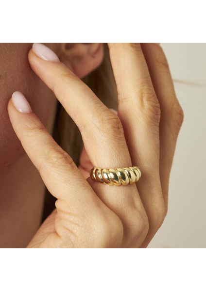 Kıvrılmış Düzgen Yüzük modelleri