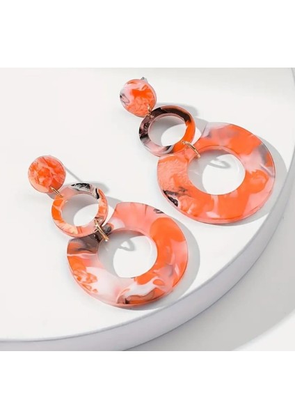 Renkli Desenli Sallantılı Tarz Reçine Küpe 6.5 cm x 3.5 cm