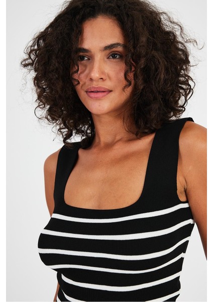 Kare Yaka Çizgili Crop ATLET(A92341-S)