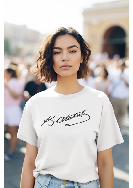 Stıl-X Kemal Atatürk Imza Baskılı Bisiklet Yaka Oversıze %100 Pamuklu Kadın Tshırt