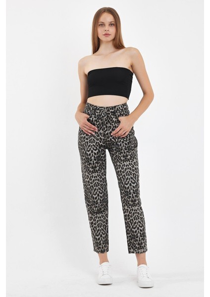 - Kadın Leopar Desenli Yüksek Bel 5 Cep Mom Fit Denim Pantolon