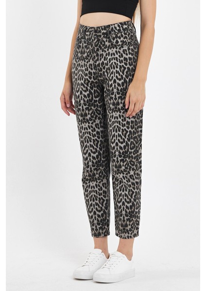 - Kadın Leopar Desenli Yüksek Bel 5 Cep Mom Fit Denim Pantolon modelleri
