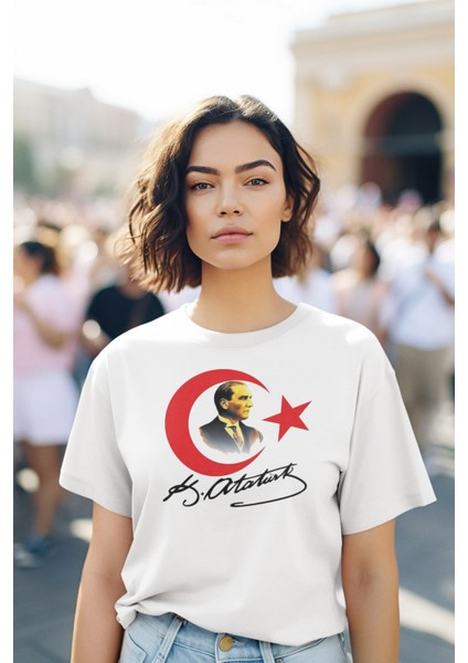 Stıl-X Atatürk ve Türk Bayrağı Baskılı Bisiklet Yaka Standart Kalıp %100 Pamuklu Kadın Tshırt