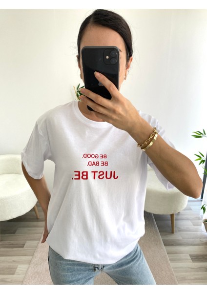 Beyaz Yazı Baskılı Tişört