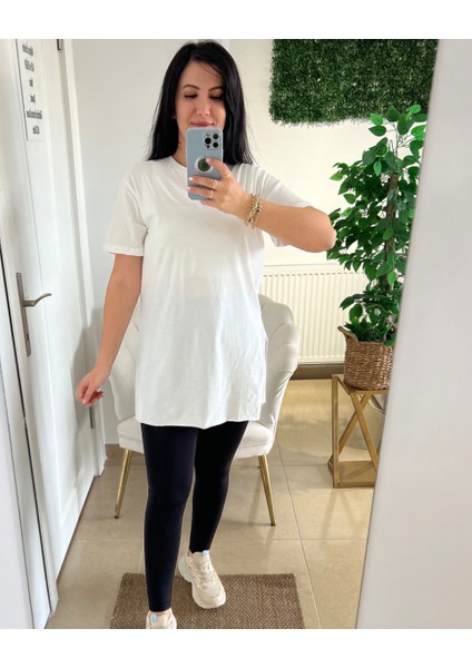 Beyaz Yırtmaçlı Basic Tişört modelleri