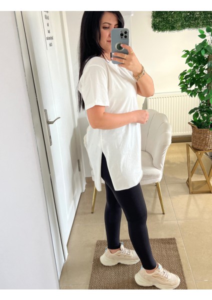 Beyaz Yırtmaçlı Basic Tişört fırsatları