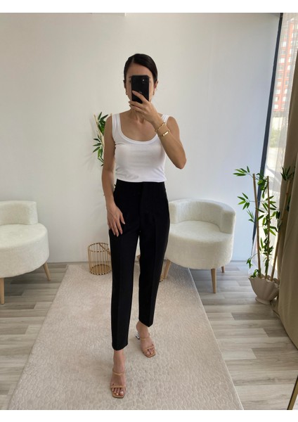 Beyaz Oval Yaka Atlet modelleri