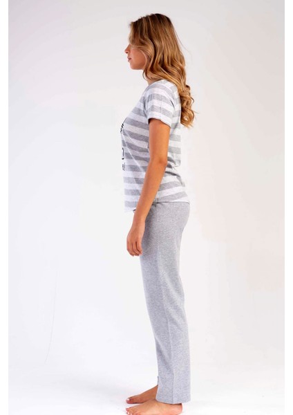 Kadın Gri Kısa Kollu Desenli Bisiklet Yaka Oval Etek Süprem Pijama Takımı modelleri